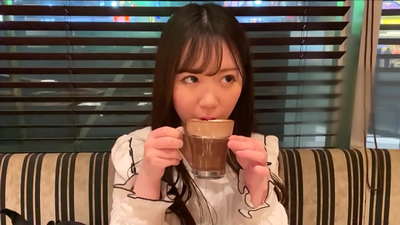 Li se yon zanmi ki te fè pati klib la menm nan inivèsite a.Epi li se ti fi ki pi atire nan klib la.Sa a se yon atmosfè sexy Japonè.